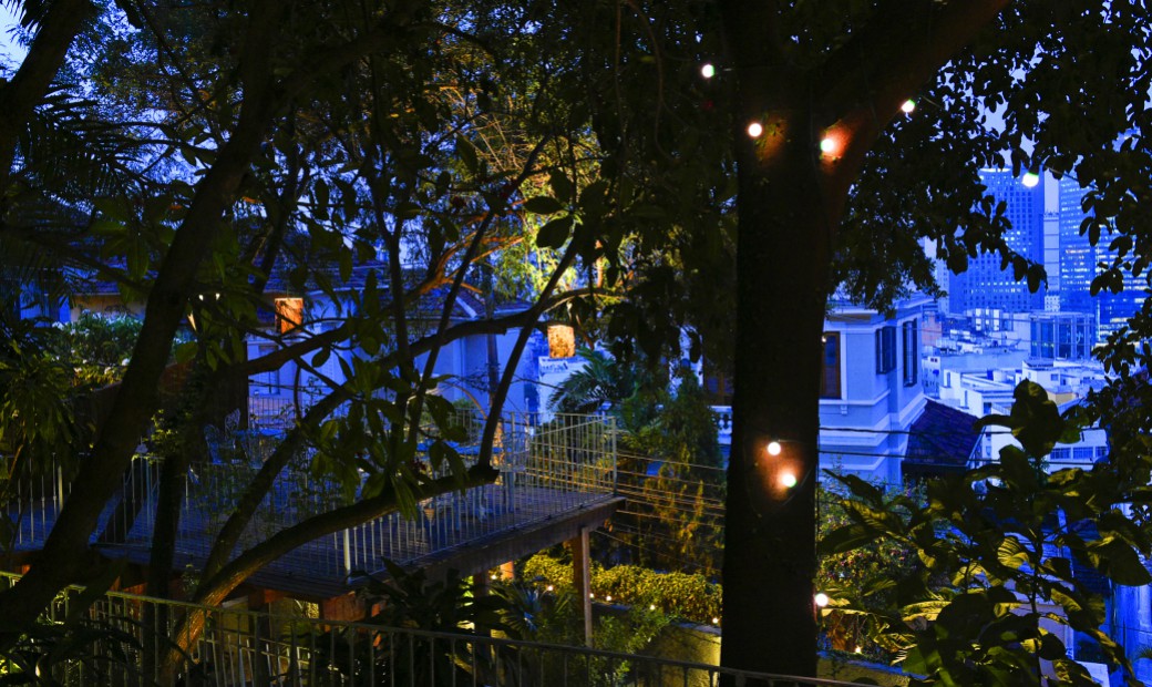Casa Amarelo - The terrace by night